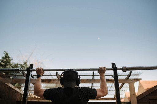 The Ultimate Guide to Choosing and Using a Pull-Up Dip Bar for Maximum Fitness Gains